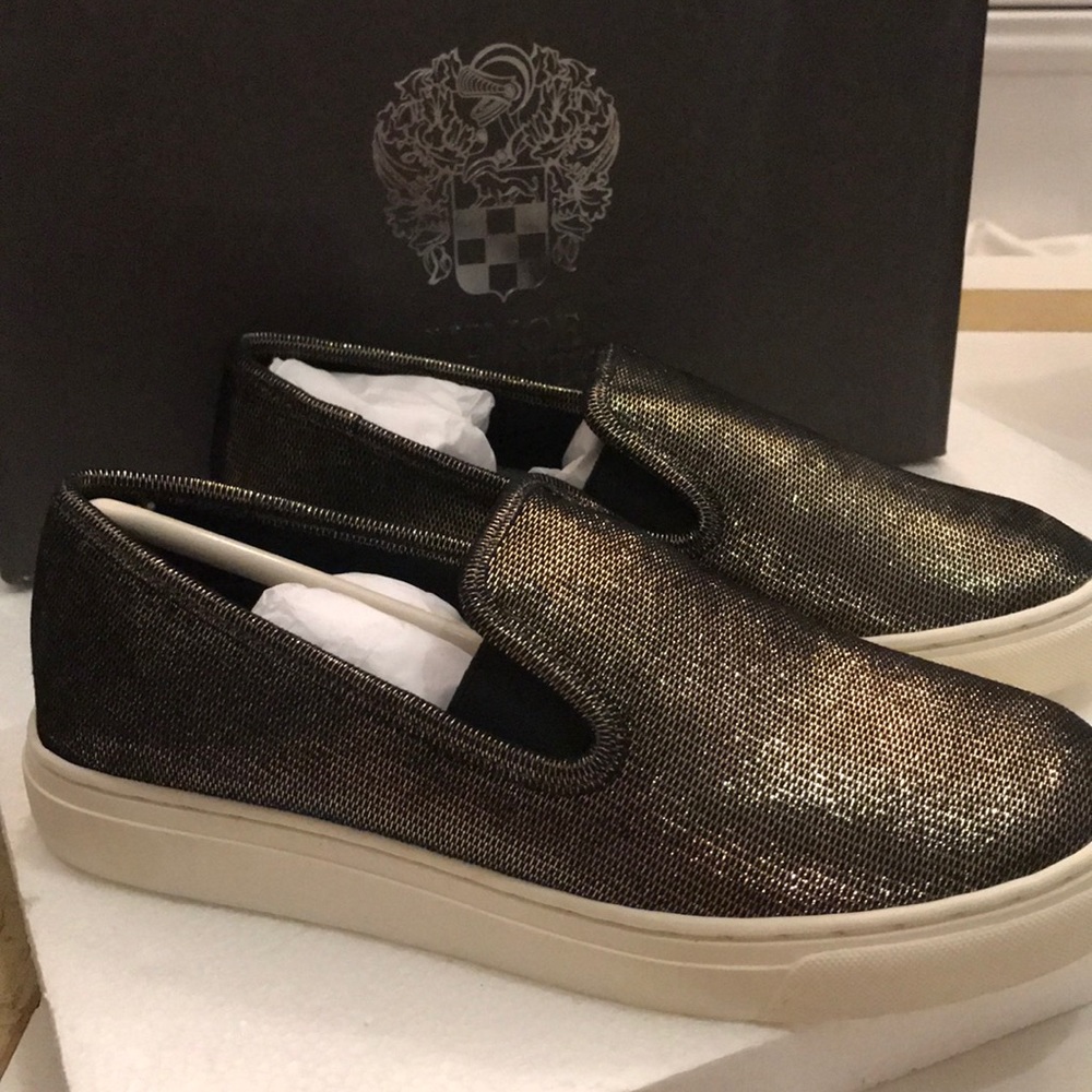 NEW VINCE CAMUTO SNEAKERS